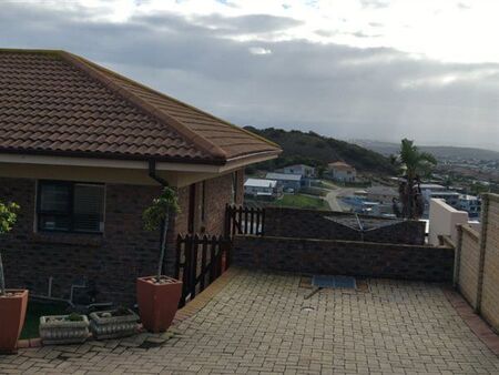 3 Bedroom House in Hartenbos Heuwels
