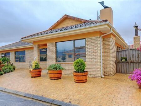 3 Bedroom House in Heather Park
