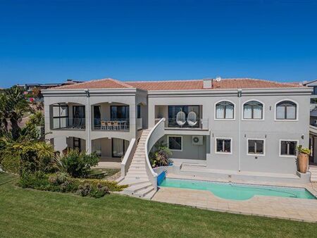 4 Bedroom House in Whale Rock Heights