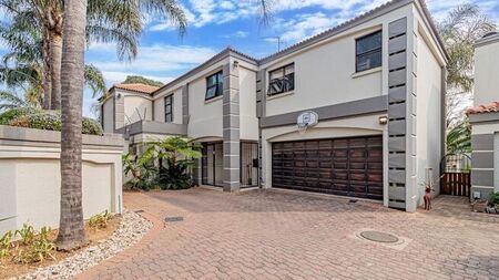 4 Bedroom cluster to rent in Khyber Rock, Sandton