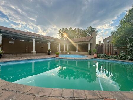 2 Bedroom duplex loft to rent in North Riding, Randburg