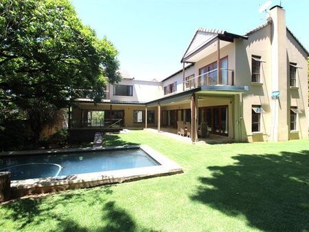 5 Bedroom Cluster in Bryanston