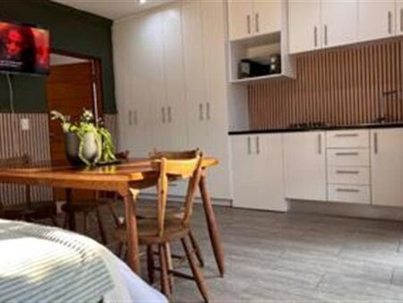 Studio apartment in Craighall Park
