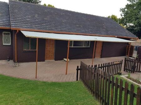 2 Bedroom House in Bordeaux