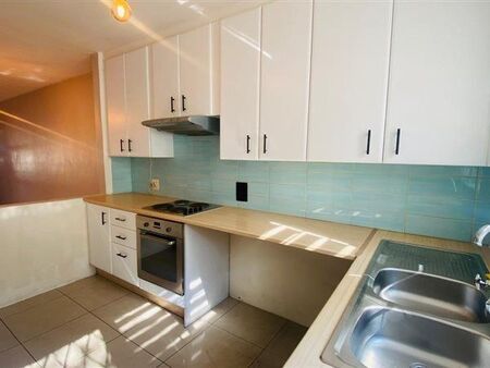 2 Bedroom Townhouse in Bordeaux