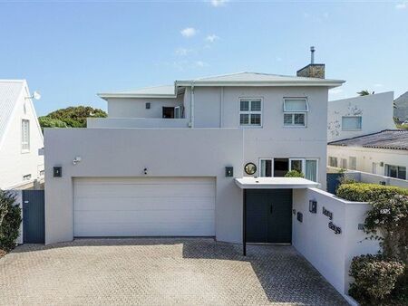 5 Bedroom House in Onrus