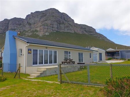 4 Bedroom House in Bettys Bay