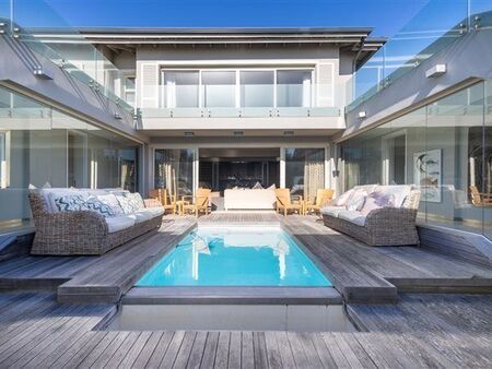 4 Bedroom House in Whale Rock Beach