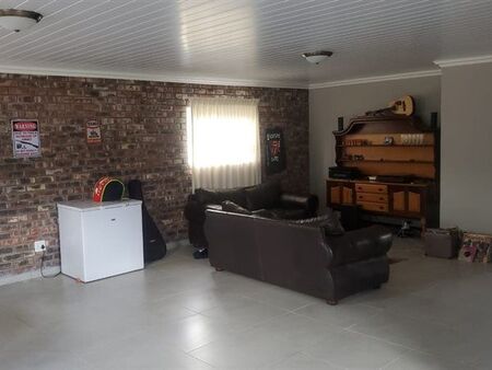 3 Bedroom House in Albertinia