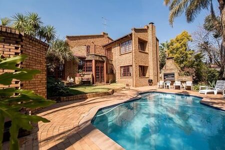 6 Bedroom House in Ferndale