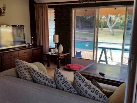 4 Bedroom House in Kensington B