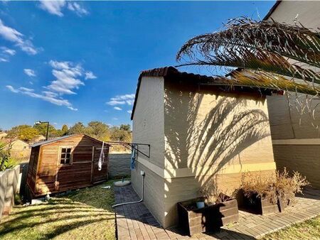 3 Bedroom Duplex in Bloubosrand