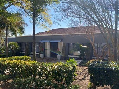 6 Bedroom House in Fontainebleau