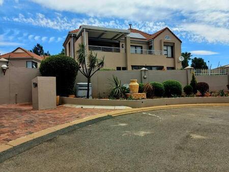 3 Bedroom House in Northcliff