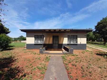 3 Bedroom House in Kookrus