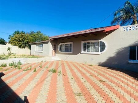 6 Bedroom House in Solheim