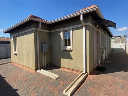 3 Bedroom House in Albertsdal