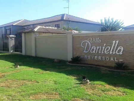 2 Bedroom Townhouse in Meyersdal