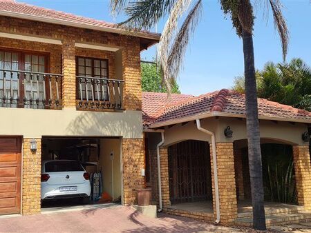 5 Bedroom House in The Reeds