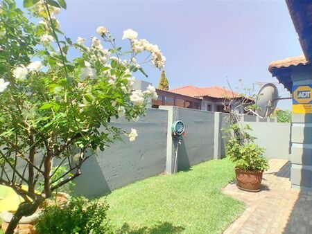 2 Bedroom House in The Reeds