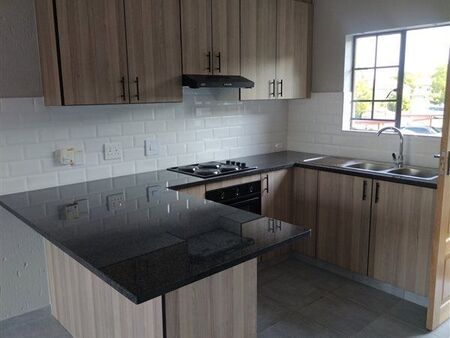 2 Bedroom Flat in Heuwelsig Estate