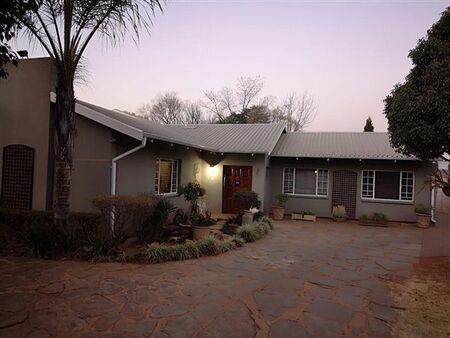 4 Bedroom House in Clubview
