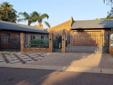 7 Bedroom House in Eldoraigne