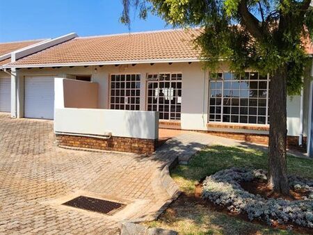 2 Bedroom Simplex in Lyttelton Manor