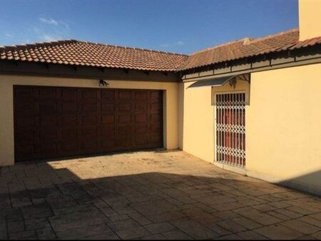 3 Bedroom House in Thatchfield