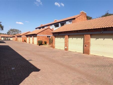 2 Bedroom Apartment in Die Hoewes