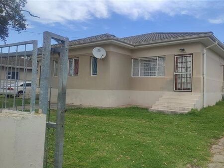 2 Bedroom House in Penford