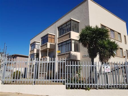 3 Bedroom Flat in Adcockvale