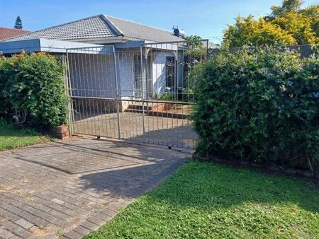 2 Bedroom Flat in Blue Bend