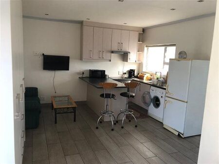 0.5 Bedroom House in Bloubergrant