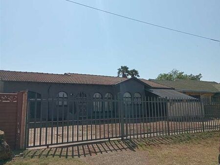 3 Bedroom House in Witpoortjie