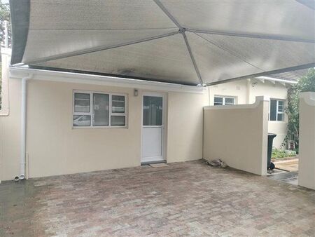2 Bedroom House in Claremont Upper