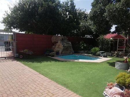 3 Bedroom House in Melkbosstrand