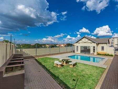 2 Bedroom Apartment in Ruimsig