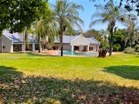 5 Bedroom House in Zwavelpoort