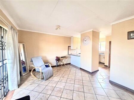 2 Bedroom Apartment in Mooikloof Ridge