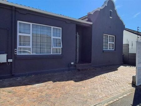 3 Bedroom House in Wynberg Upper