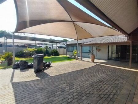 4 Bedroom House in Sinoville