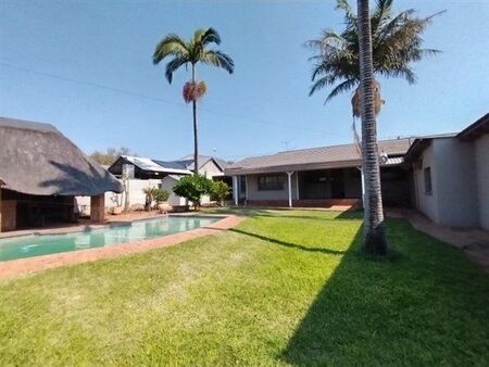 4 Bedroom House in Sinoville