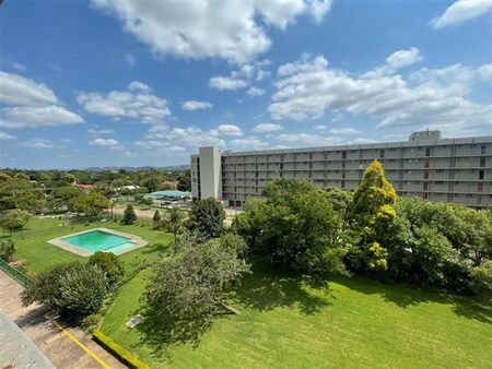 2.5 Bedroom Apartment in Queenswood