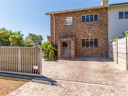 6 Bedroom Apartment in La Colline