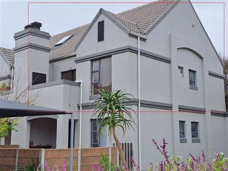 3 Bedroom Apartment in Longdown