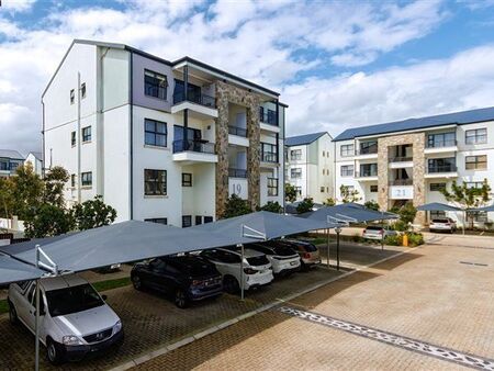 3 Bedroom Apartment in Paardevlei