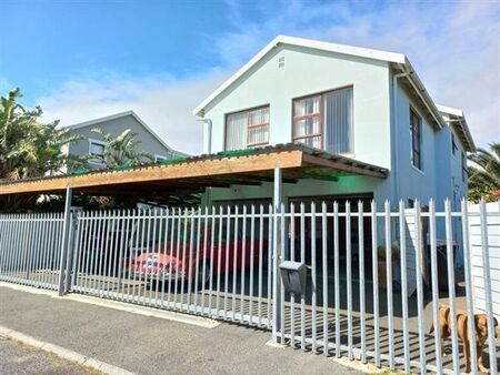 4 Bedroom House in Admirals Park