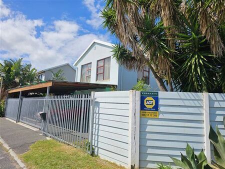 5 Bedroom House in Admirals Park