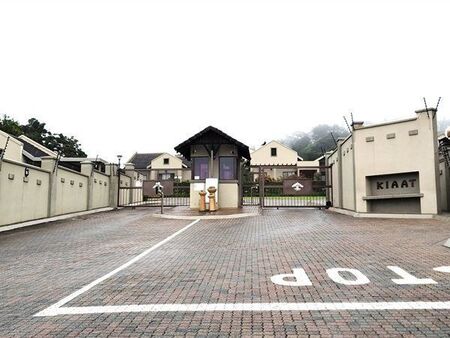 4 Bedroom House in Sonheuwel